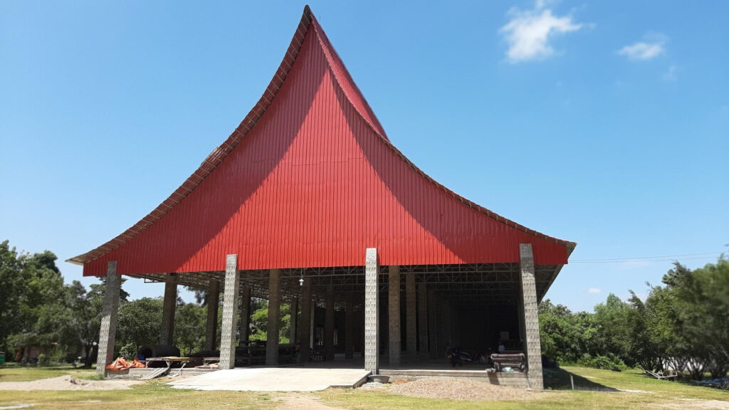 Red double conical tensile structure